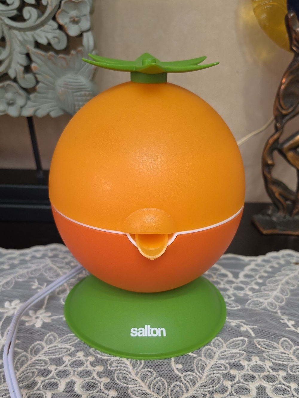 Vintage Salton Orange Citrus Juicer with Green Base,orange Shape Cute
